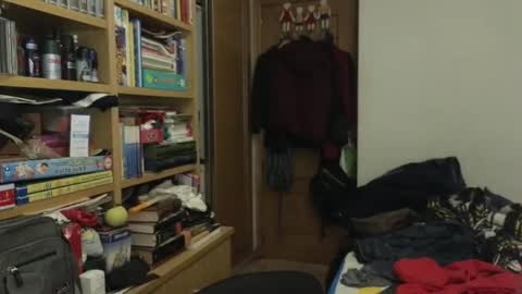 curiosillo1983 online show from April 18, 2026, 7:07 pm