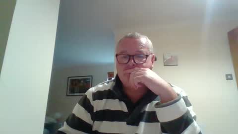 Snapshot of curiousax77 chatting on December 13, 2024, 1:22 pm curiousax77 online show from December 13, 2024, 1:22 pm