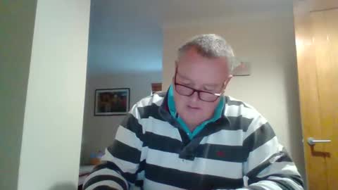 Snapshot of curiousax77 chatting on December 19, 2024, 10:13 am curiousax77 online show from December 19, 2024, 10:13 am