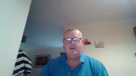 Snapshot of curiousax77 chatting on December 23, 2024, 9:27 am curiousax77 online show from December 23, 2024, 9:27 am