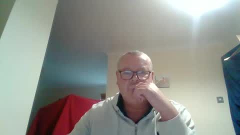 Snapshot of curiousax77 chatting on February 8, 2025, 11:44 am curiousax77 online show from February 8, 2025, 11:44 am