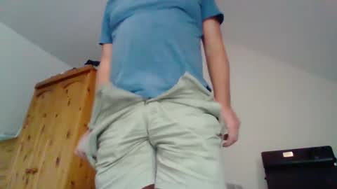 Snapshot of curiousax77 chatting on October 12, 2025, 10:03 am curiousax77 online show from October 12, 2025, 10:03 am