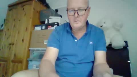 Snapshot of curiousax77 chatting on November 24, 2025, 1:00 pm curiousax77 online show from November 24, 2025, 1:00 pm