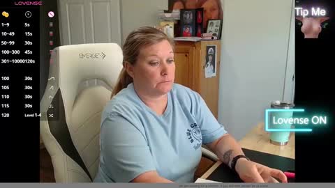 Snapshot of curiouscouple3143 chatting on February 25, 2025, 3:38 pm curious couple online show from February 25, 2025, 3:38 pm