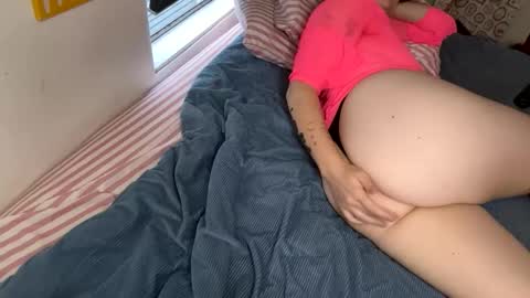 curliegirlee online show from April 19, 2026, 12:22 am