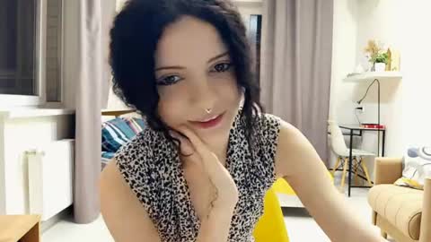 Kira online show from May 10, 2026, 11:43 pm