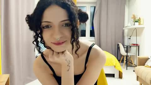 Kira online show from May 24, 2026, 11:21 pm