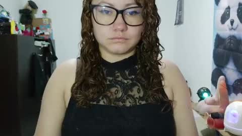 Snapshot of curly_greeneyed chatting on June 9, 2026, 11:05 pm Vannesa online show from June 9, 2026, 11:05 pm