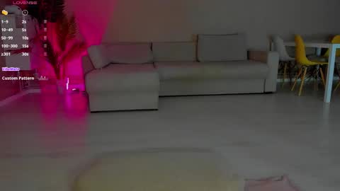 Antonia online show from November 17, 2025, 6:41 am