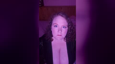 Snapshot of curlycult97 chatting on June 18, 2026, 10:14 pm curlycult97 online show from June 18, 2026, 10:14 pm