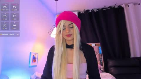 Snapshot of curlyrose_ chatting on December 1, 2025, 11:21 pm Rose online show from December 1, 2025, 11:21 pm