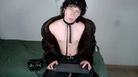 Snapshot of curlyytwink chatting on March 3, 2026, 3:23 am Noah online show from March 3, 2026, 3:23 am