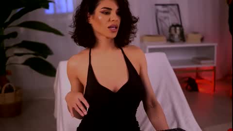 curvedlizzie online show from May 22, 2026, 10:37 pm
