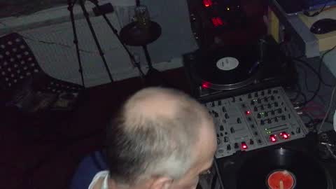 curvelover1977 online show from February 1, 2026, 11:14 pm