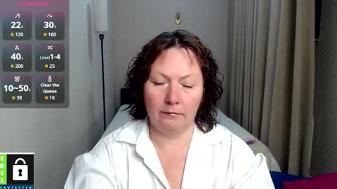 Snapshot of curvy_girlz chatting on September 28, 2025, 4:23 pm curvy_girlz online show from September 28, 2025, 4:23 pm