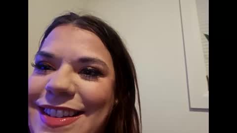 Curvyandthic online show from October 27, 2025, 6:17 am