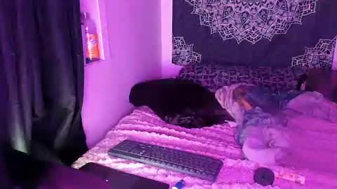 Cline  online show from February 20, 2025, 6:39 am