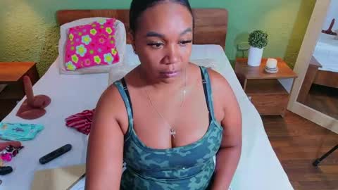 Snapshot of curvyebonyy_ chatting on June 4, 2026, 6:47 pm Danna online show from June 4, 2026, 6:47 pm