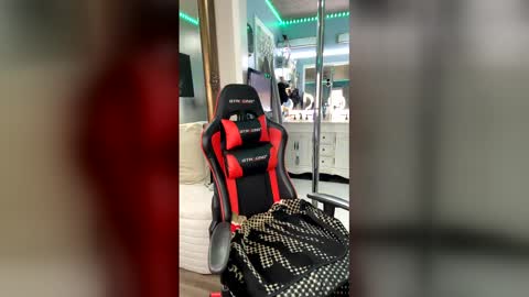 curvyfunlover online show from March 24, 2026, 1:27 pm