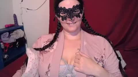 Snapshot of curvygamerceline chatting on June 12, 2026, 6:18 pm Celine Fawe online show from June 12, 2026, 6:18 pm