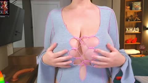 Snapshot of curvyjules69 chatting on December 13, 2024, 5:05 am CurvyJules online show from December 13, 2024, 5:05 am