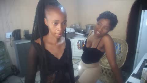 curvypear76x online show from September 18, 2025, 7:10 am