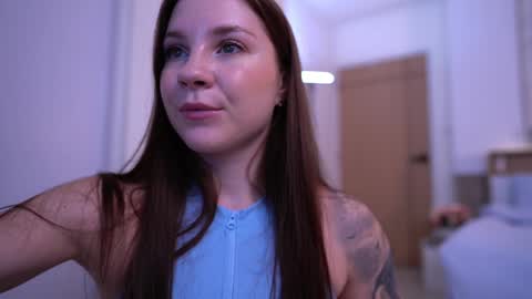 Foxy online show from October 1, 2025, 12:27 am