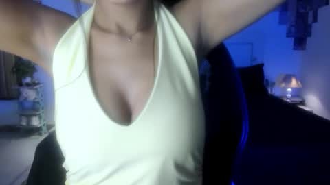 Alisha online show from April 20, 2026, 3:04 pm