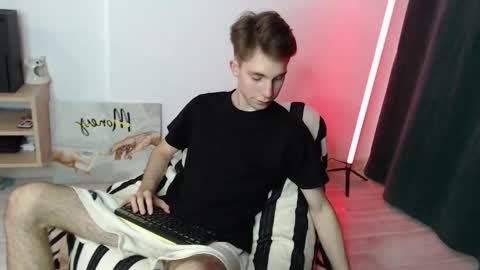 Snapshot of cute_brian chatting on October 23, 2025, 3:11 pm Im Brian online show from October 23, 2025, 3:11 pm