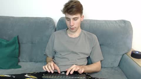 Snapshot of cute_brian chatting on October 27, 2025, 3:49 pm Im Brian online show from October 27, 2025, 3:49 pm