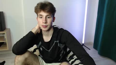 Snapshot of cute_brian chatting on November 17, 2025, 4:24 pm Im Brian online show from November 17, 2025, 4:24 pm