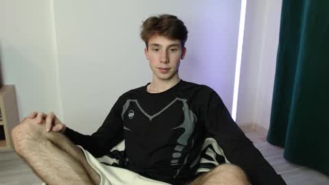 Snapshot of cute_brian chatting on November 29, 2025, 5:16 pm Im Brian online show from November 29, 2025, 5:16 pm