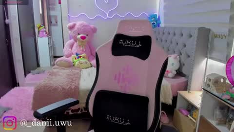 Dani  online show from July 17, 2026, 5:29 pm