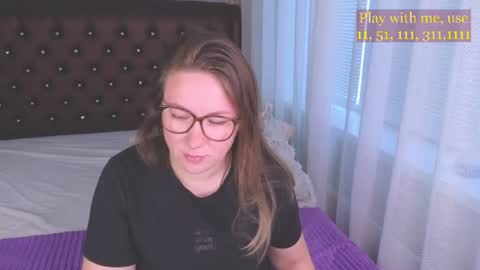 Snapshot of cute_darina chatting on June 19, 2026, 1:54 am Everyday stream in the same time online show from June 19, 2026, 1:54 am