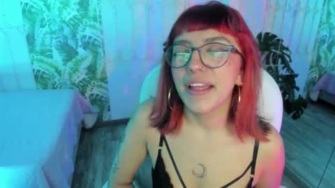 Sofa  online show from November 7, 2025, 9:15 pm