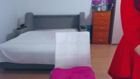 cute_jes online show from February 2, 2025, 4:54 pm