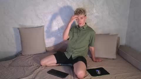 ToniDaniel online show from July 13, 2026, 7:49 pm