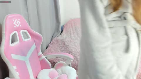 cute_kate0 online show from October 28, 2025, 12:09 pm