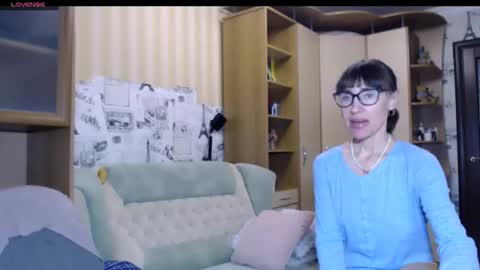 cute_lion_ online show from November 16, 2025, 12:22 pm