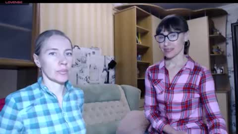 cute_lion_ online show from November 20, 2025, 10:48 am