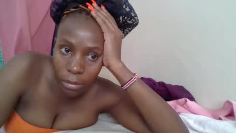 Snapshot of cute_lizah chatting on February 25, 2025, 5:30 am cute_lizah online show from February 25, 2025, 5:30 am
