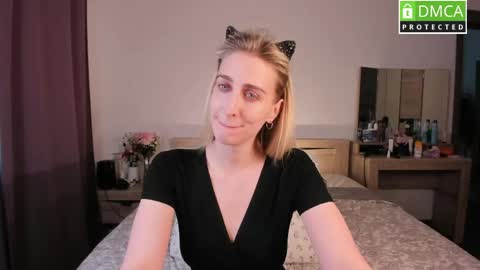 Milana online show from May 22, 2026, 9:37 am