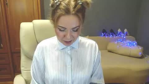 cute_phoenix online show from July 24, 2026, 5:22 pm