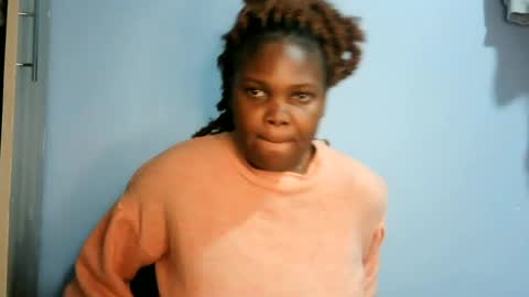 Snapshot of cute_roxie chatting on June 22, 2026, 9:23 pm cute_roxie online show from June 22, 2026, 9:23 pm