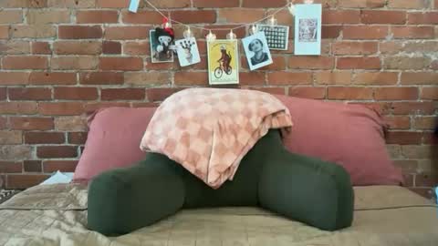 CuteBalloons online show from April 20, 2026, 7:26 pm