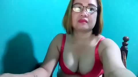 Snapshot of cutechey06 chatting on January 12, 2025, 12:18 am Sky online show from January 12, 2025, 12:18 am