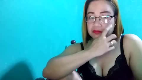 Snapshot of cutechey06 chatting on January 30, 2025, 7:48 pm Sky online show from January 30, 2025, 7:48 pm