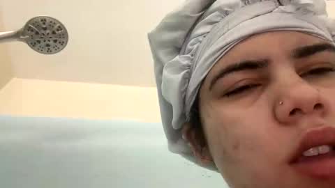 loveolots online show from November 17, 2025, 7:19 pm