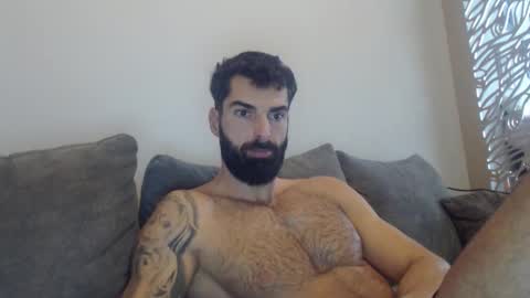 cuteeboy online show from November 6, 2025, 6:14 am