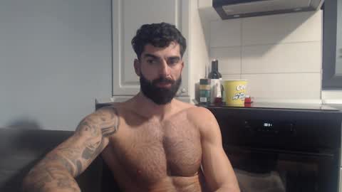 cuteeboy online show from December 4, 2025, 10:29 pm